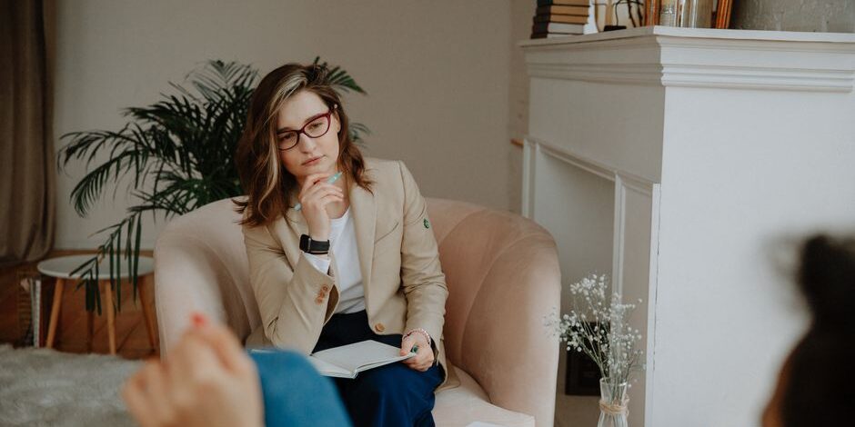 the-ins-and-outs-of-therapy-for-narcissistic-abuse-recovery-image calm reflective counseling setting